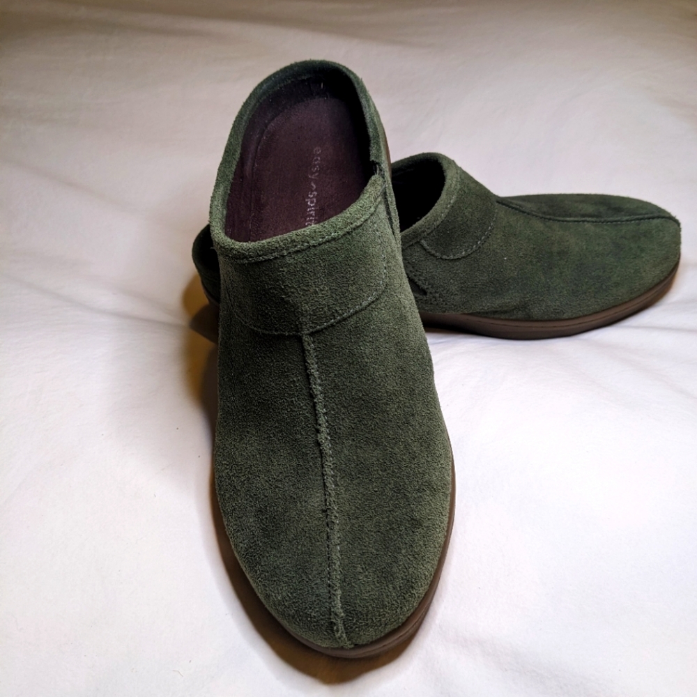 Easy Spirit,size 7.5 W, Green Suede